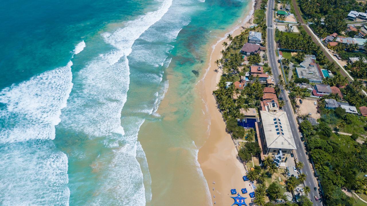 Beach Front Hotell Ahangama Eksteriør bilde