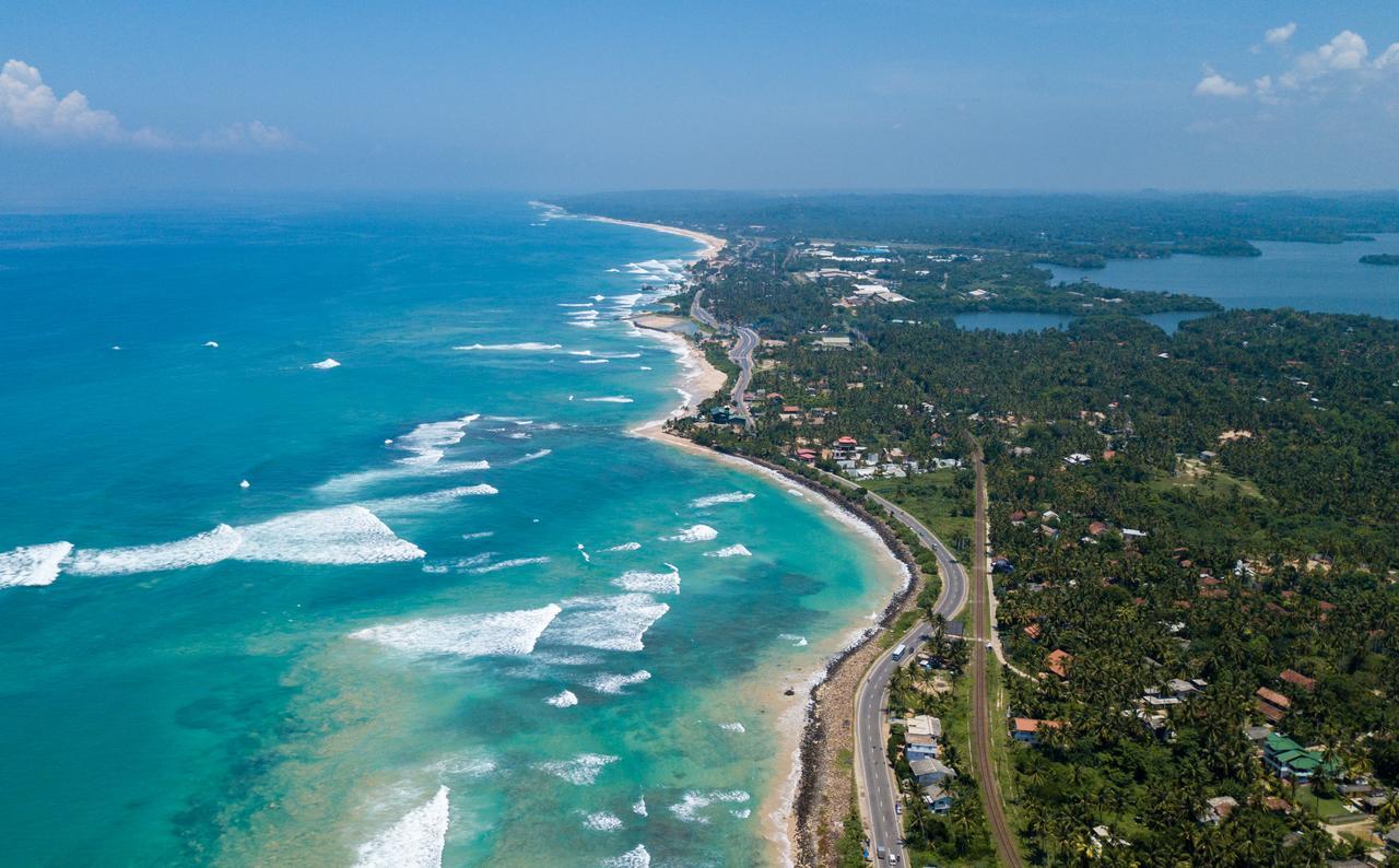 Beach Front Hotell Ahangama Eksteriør bilde