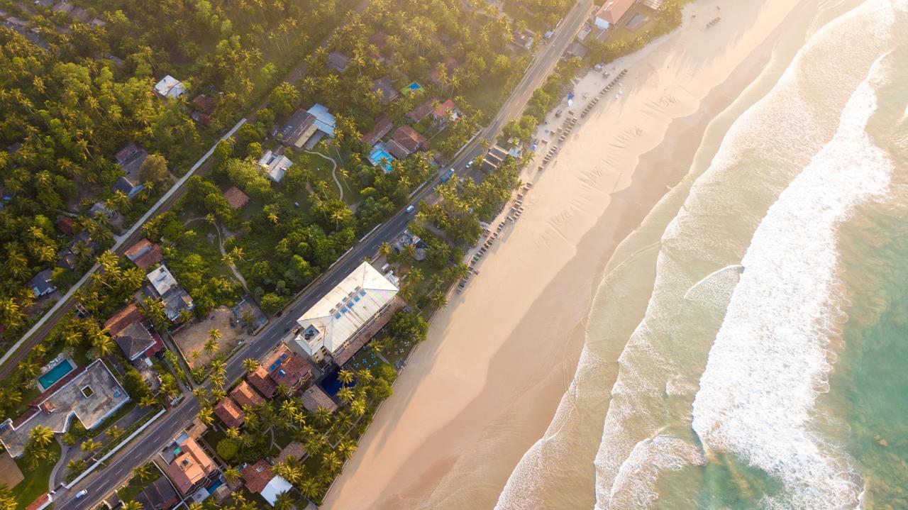 Beach Front Hotell Ahangama Eksteriør bilde